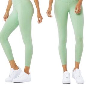 ALO Yoga Light Green Leggings
